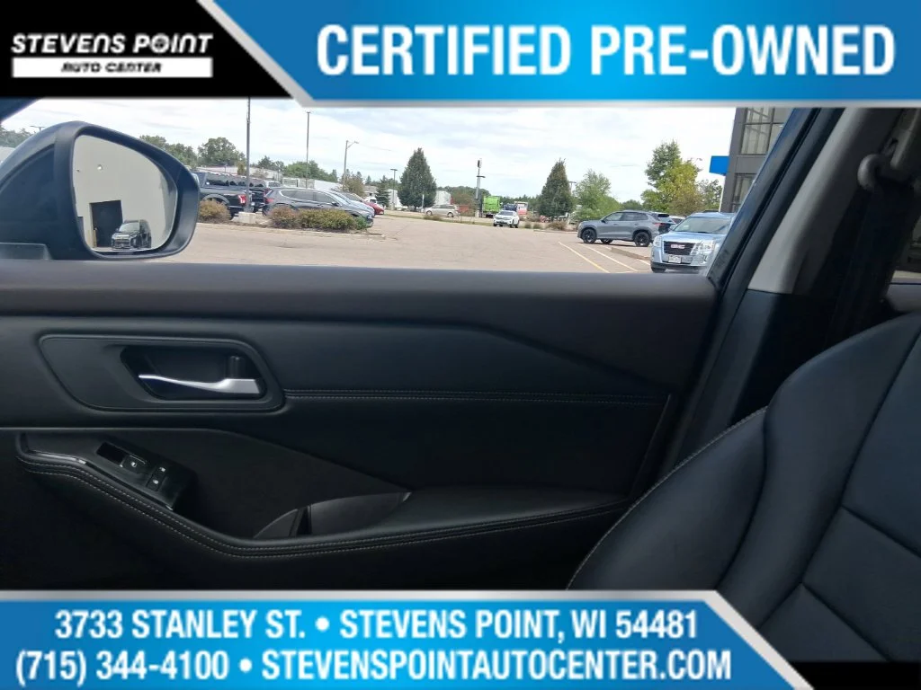 Used 2023 Super Black Nissan SL image 27