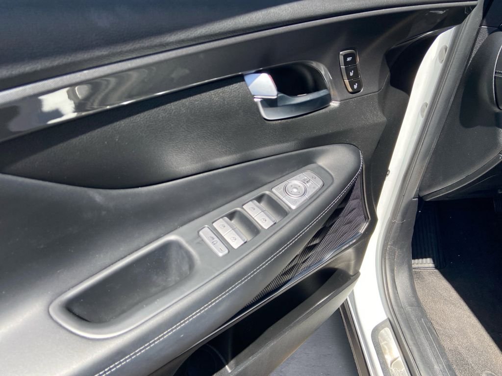 Used 2023 Gray Hyundai Calligraphy image 11
