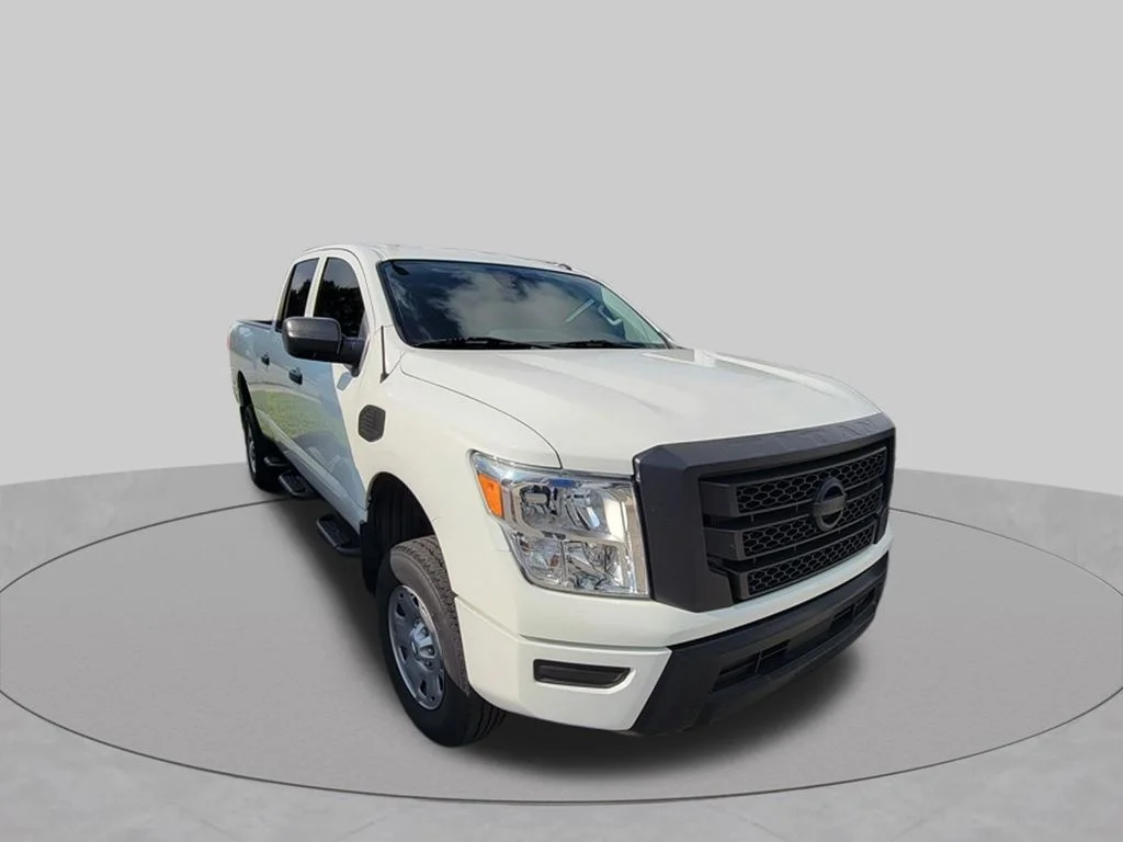 Used 2021 White Nissan S image 3