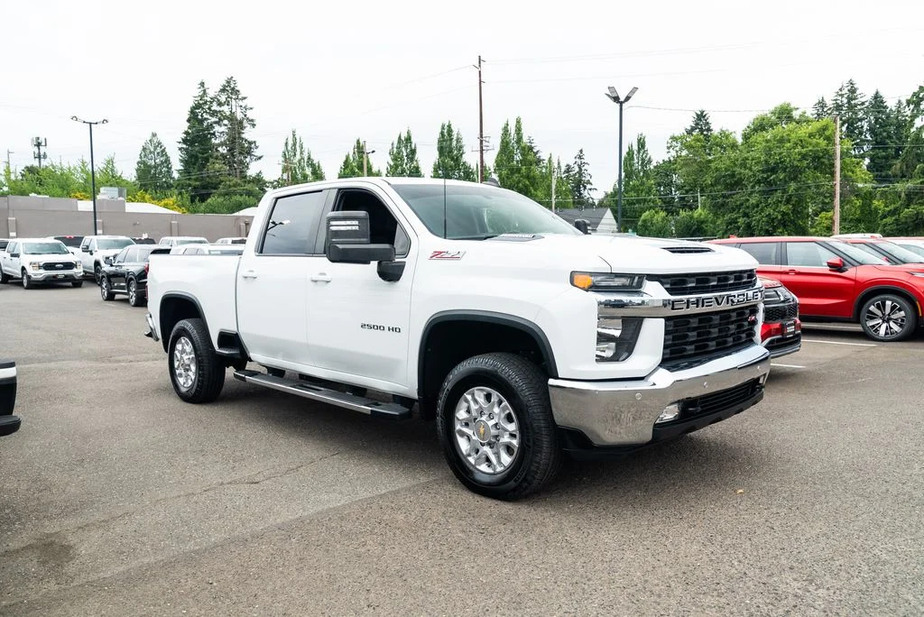 Used 2021 White Chevrolet LT image 26