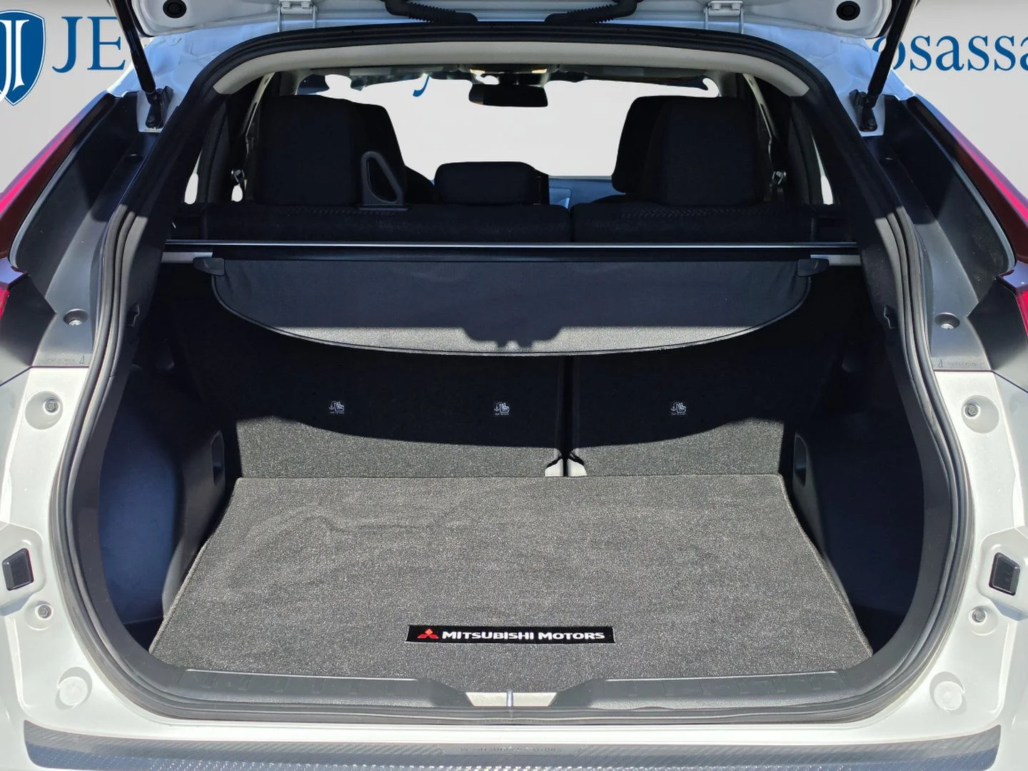 Used 2024  Mitsubishi  image 15