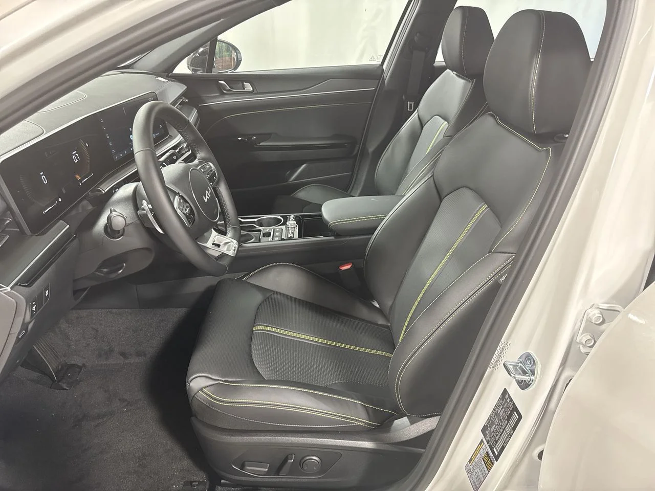 2026 Kia K5 GT - Photo 13