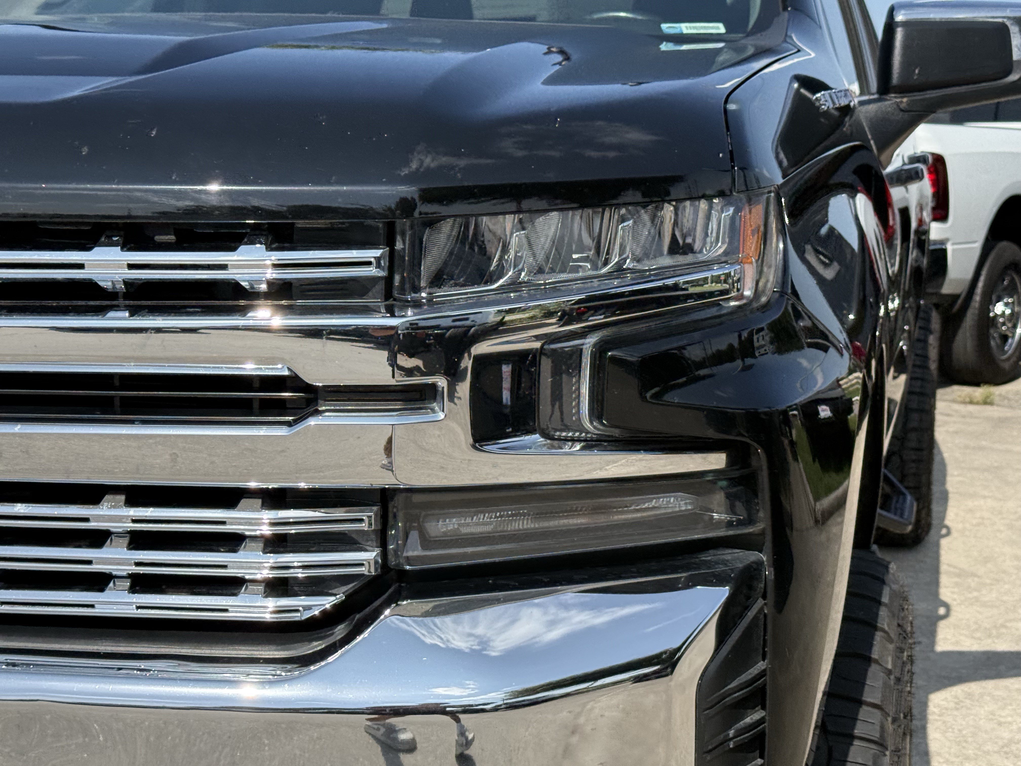 Used 2020 Black Chevrolet LT image 9