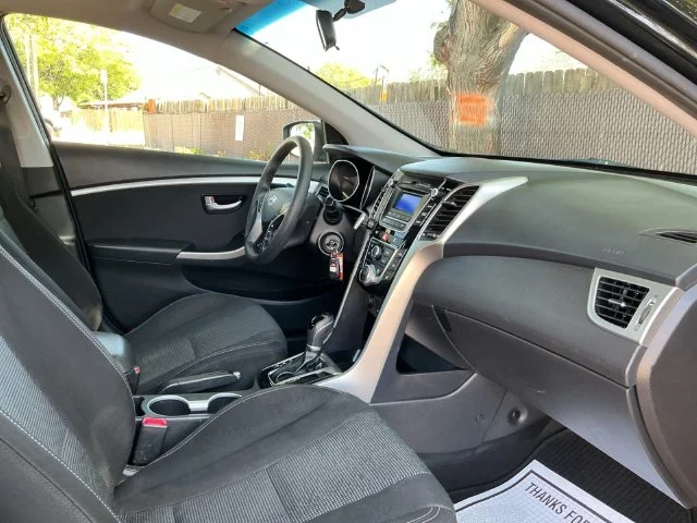 Used 2016 Black Hyundai Base image 20