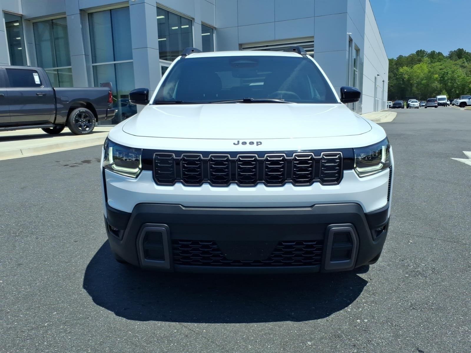 New 2026 Bright White Clear-Coat Exterior Paint Jeep Limited image 15