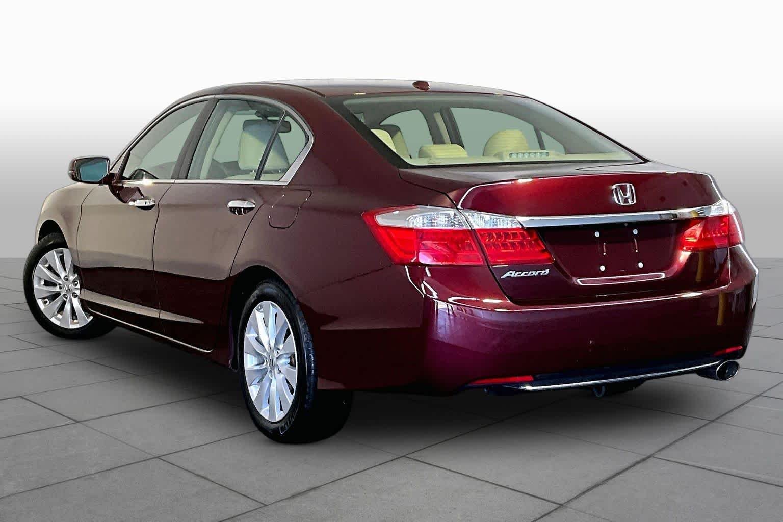 Used 2014 Alabaster Silver Metallic Honda EX-L image 12
