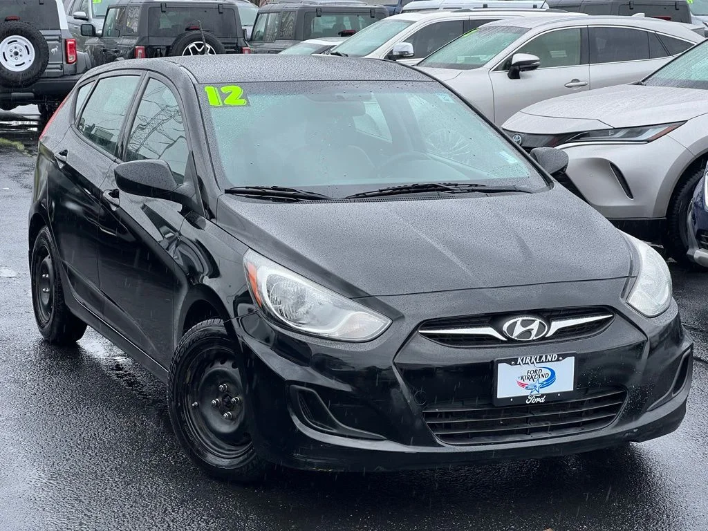 2012 Hyundai Accent GS 5-Door 6-Speed Automatic's photo