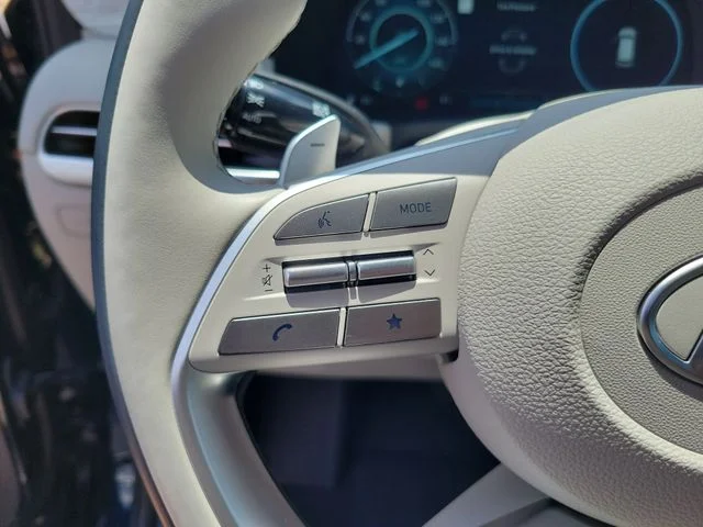Used 2024 White Hyundai Calligraphy image 18