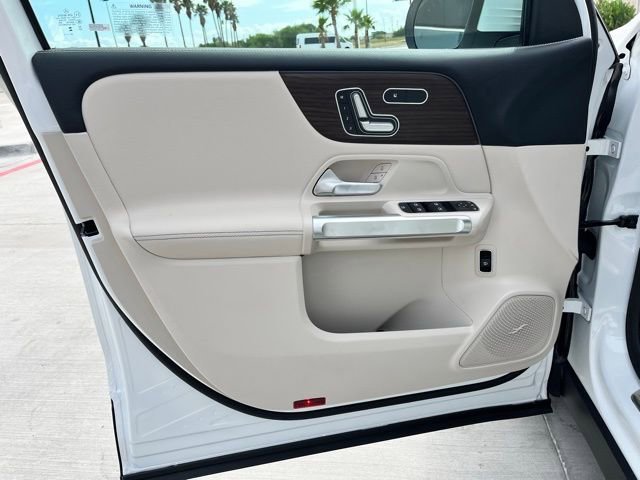 New 2026 Polar White Mercedes-Benz GLB 250 image 44