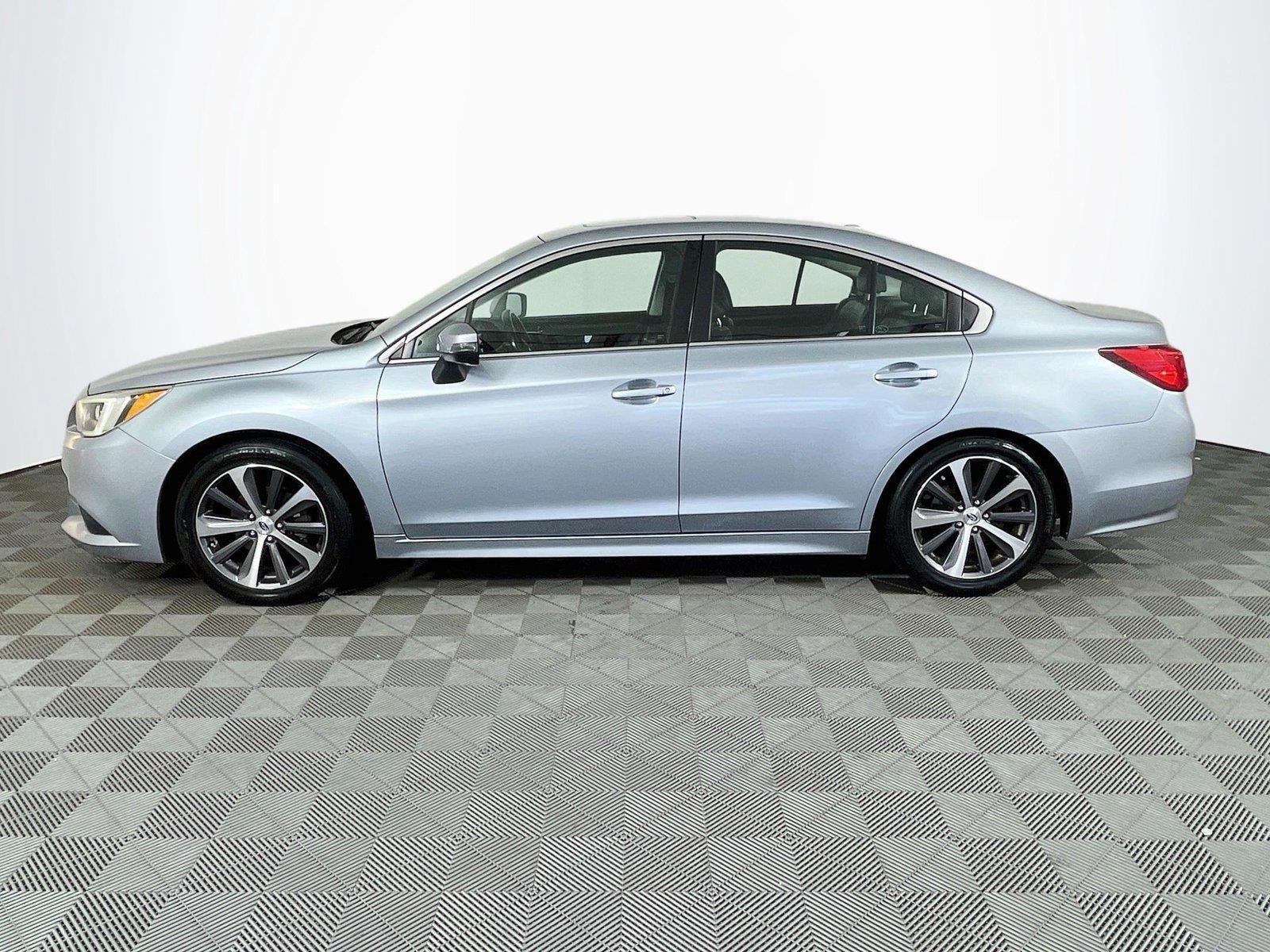 Used 2015 Ice Silver Metallic Subaru 2.5i Limited image 4