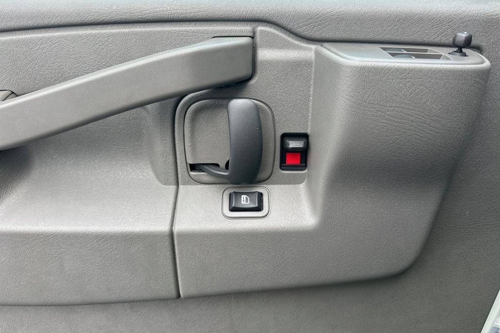 2025 Chevrolet Express Cargo Work Van - Photo 10