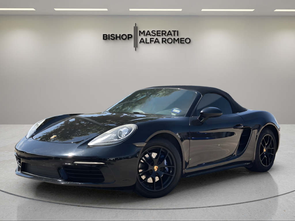 Used 2017  Porsche Base image 2