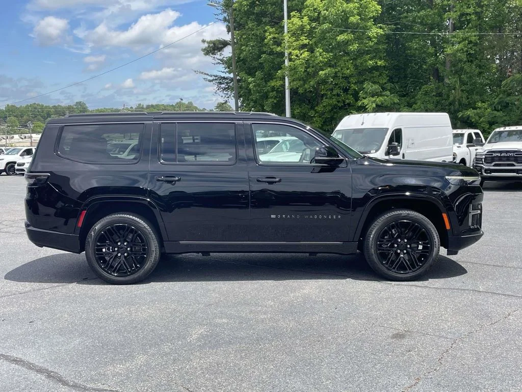 New 2026 High Gloss Black Jeep Limited Reserve image 9