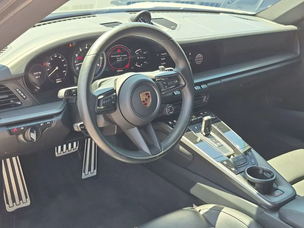 Used 2024  Porsche  image 12