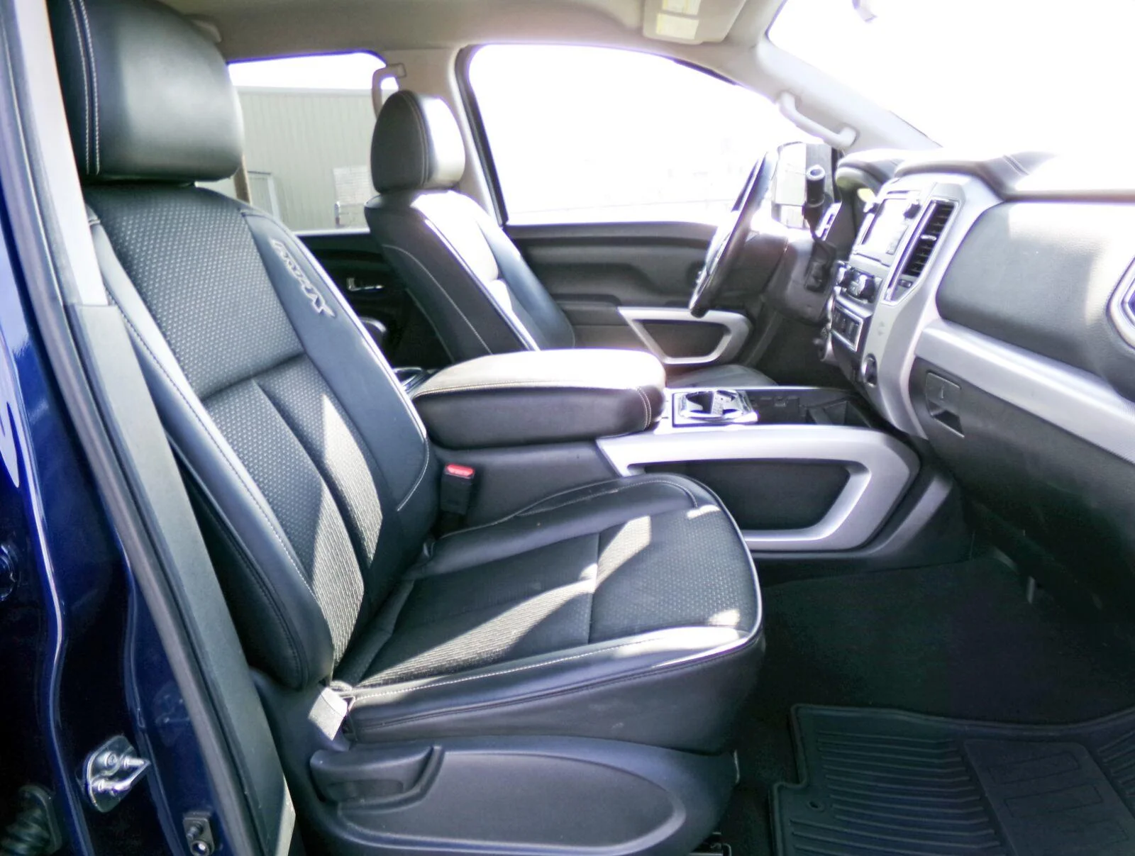 Used 2017 Deep Blue Pearl Nissan PRO-4X image 15