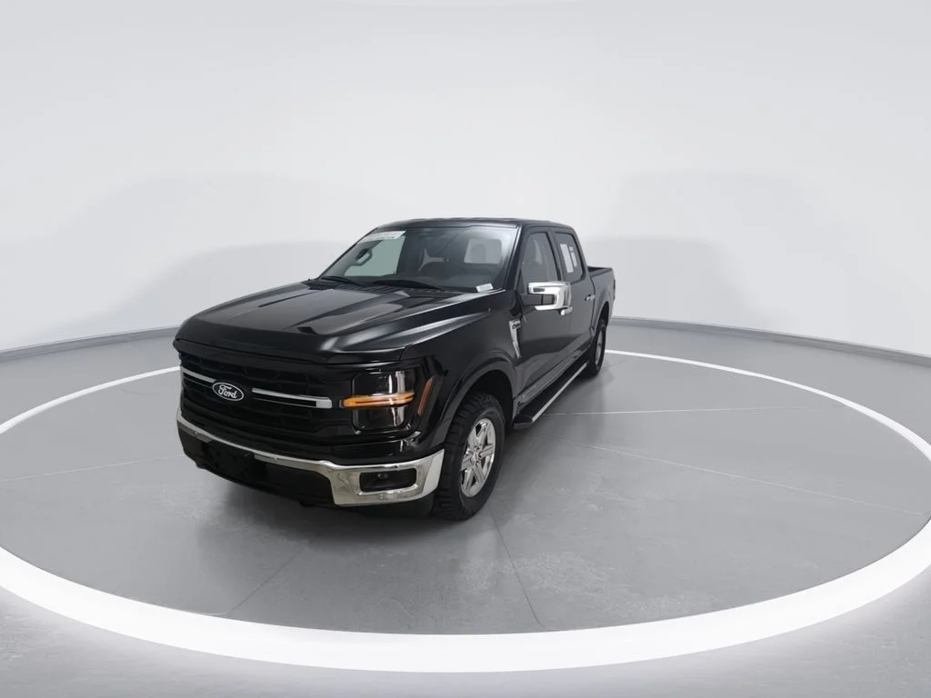 Used 2024 Black Ford XLT image 4