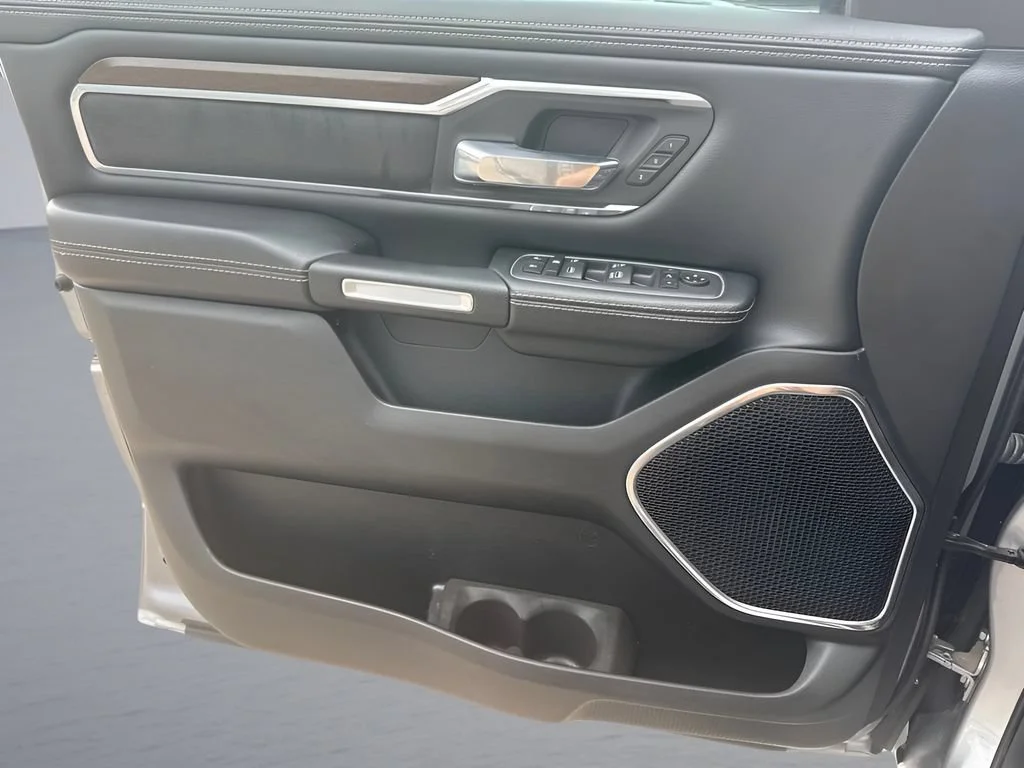 Used 2021  Ram Laramie image 29