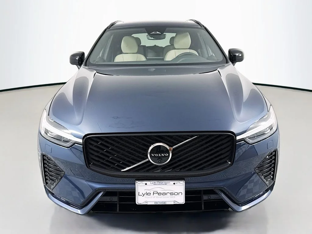 2026 Volvo XC60 Plus - Photo 6