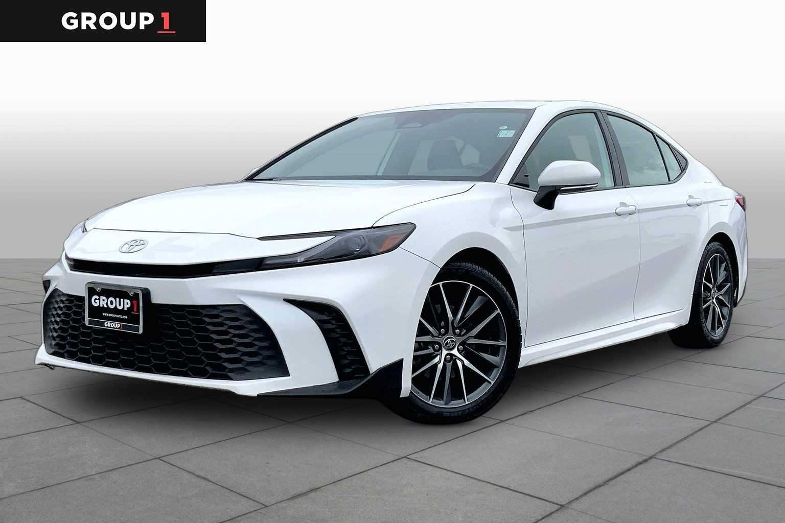 2025 Toyota Camry SE