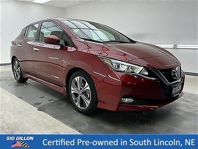 Used 2018 Scarlet Ember Nissan SV image 3