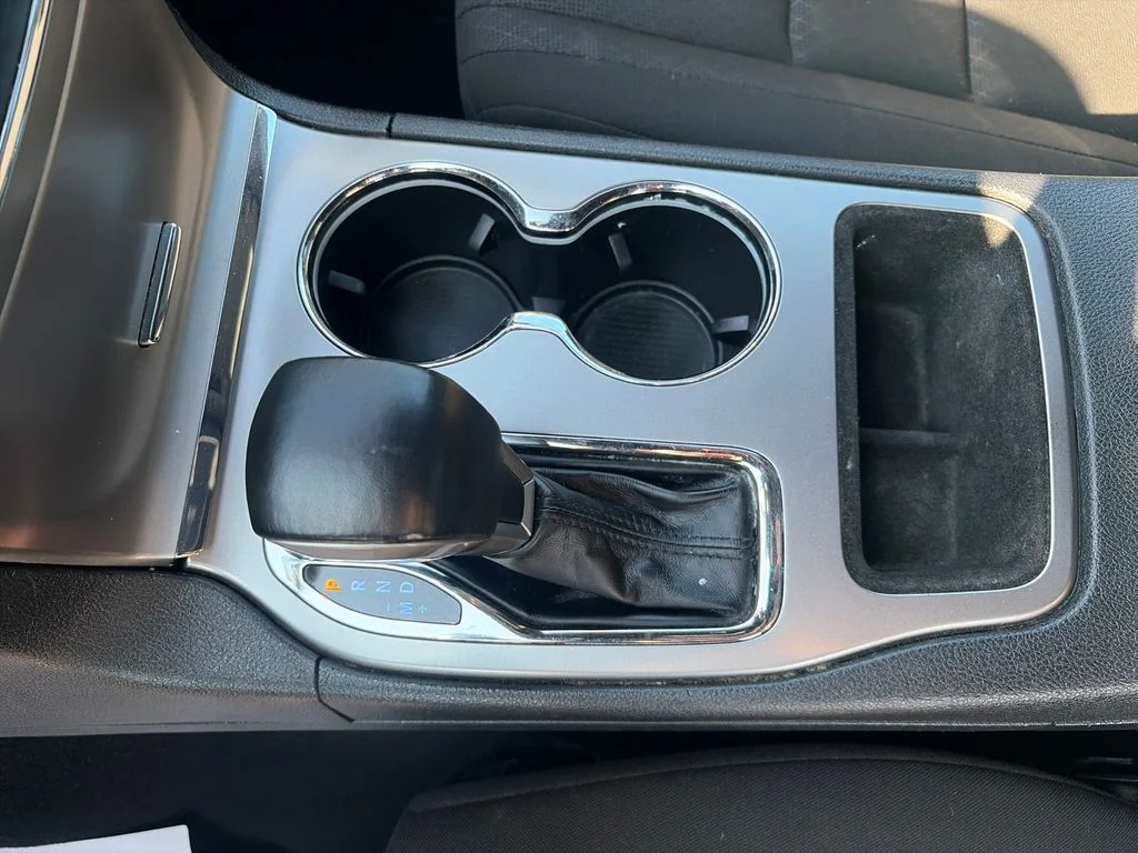 Used 2020 White Jeep Laredo E image 23