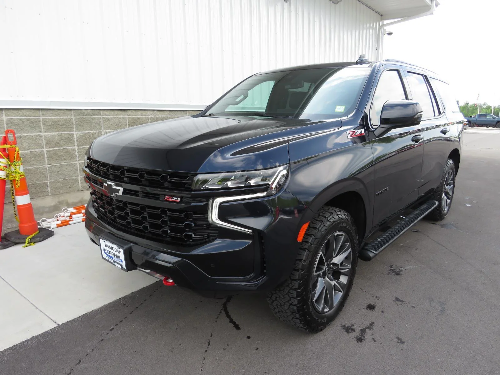Used 2023 Midnight Blue Metallic Chevrolet Z71 image 12