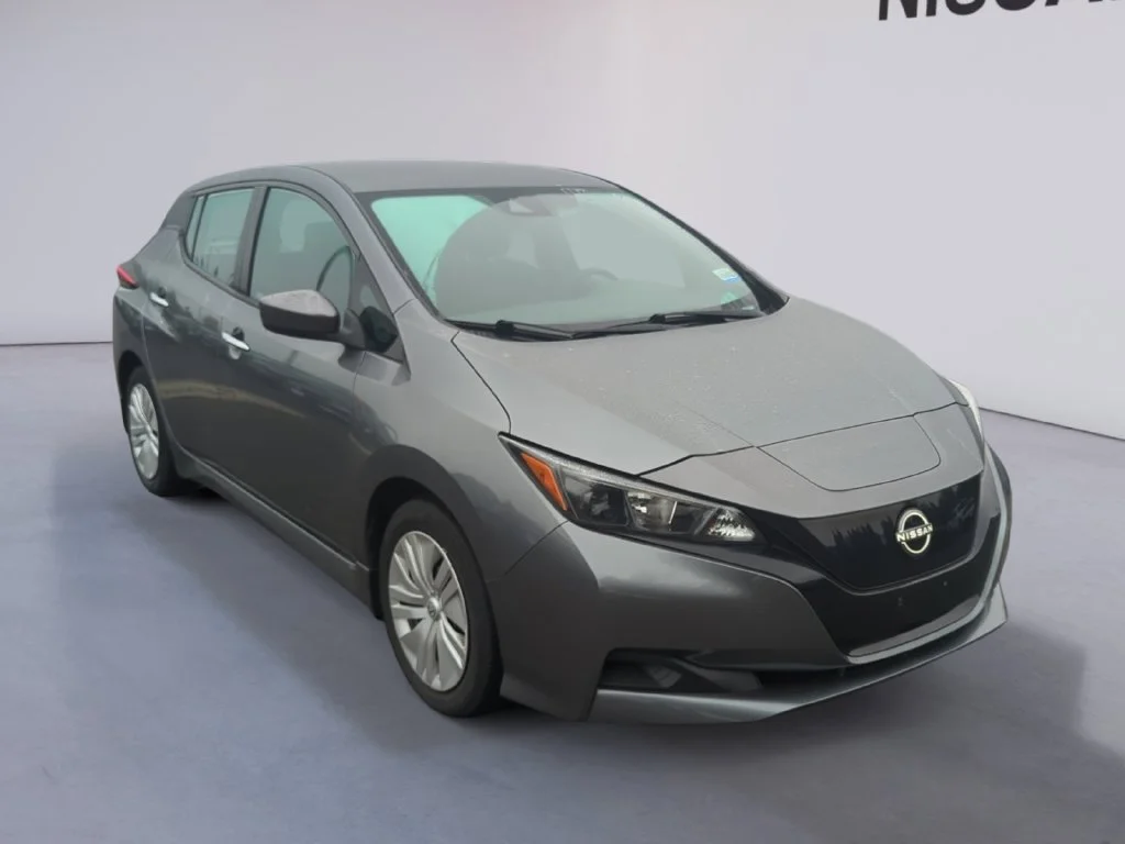 Used 2023 Gray Nissan S image 8