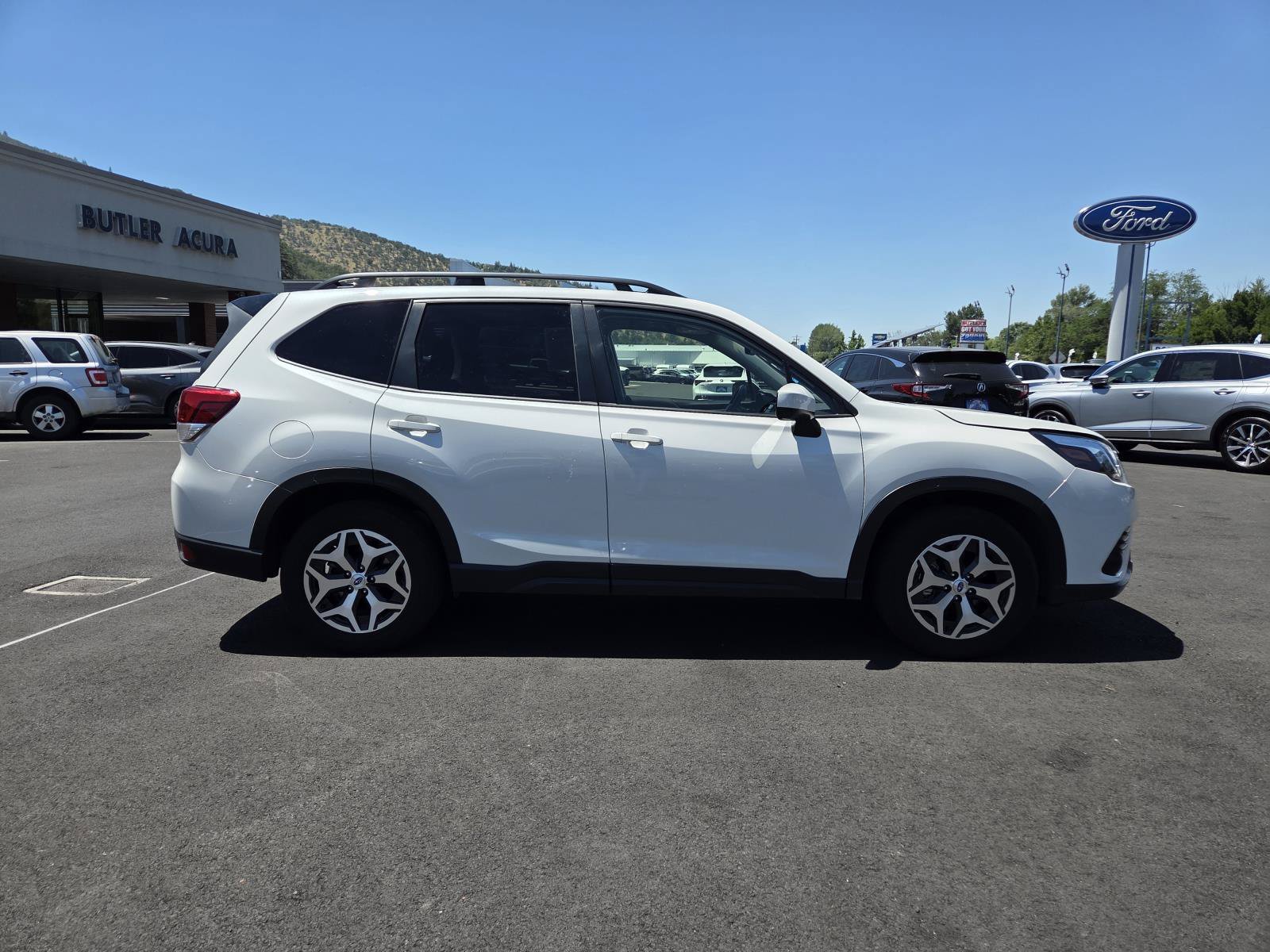 Used 2024 Crystal White Pearl Subaru Premium image 4