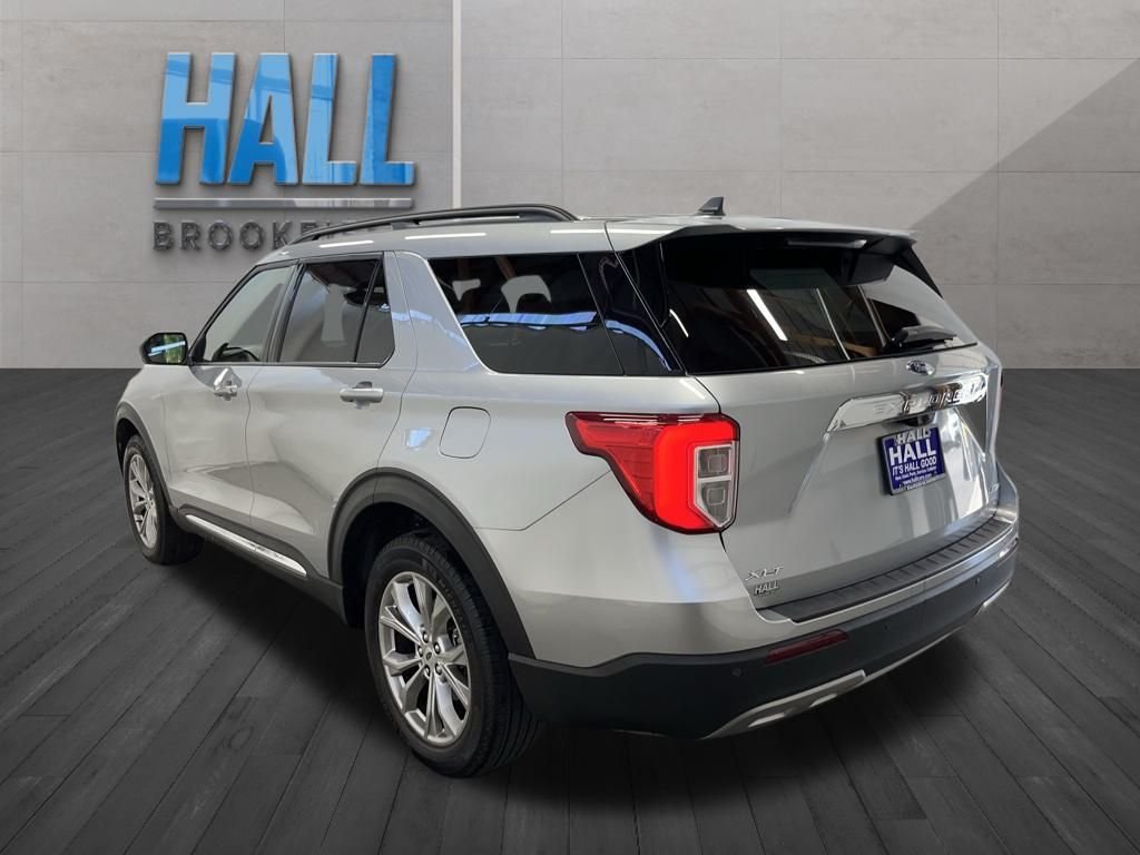 2023 Ford Explorer XLT photo 3