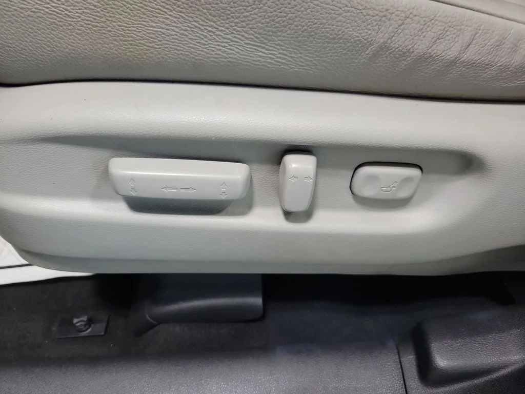Used 2019  Honda EX-L image 33