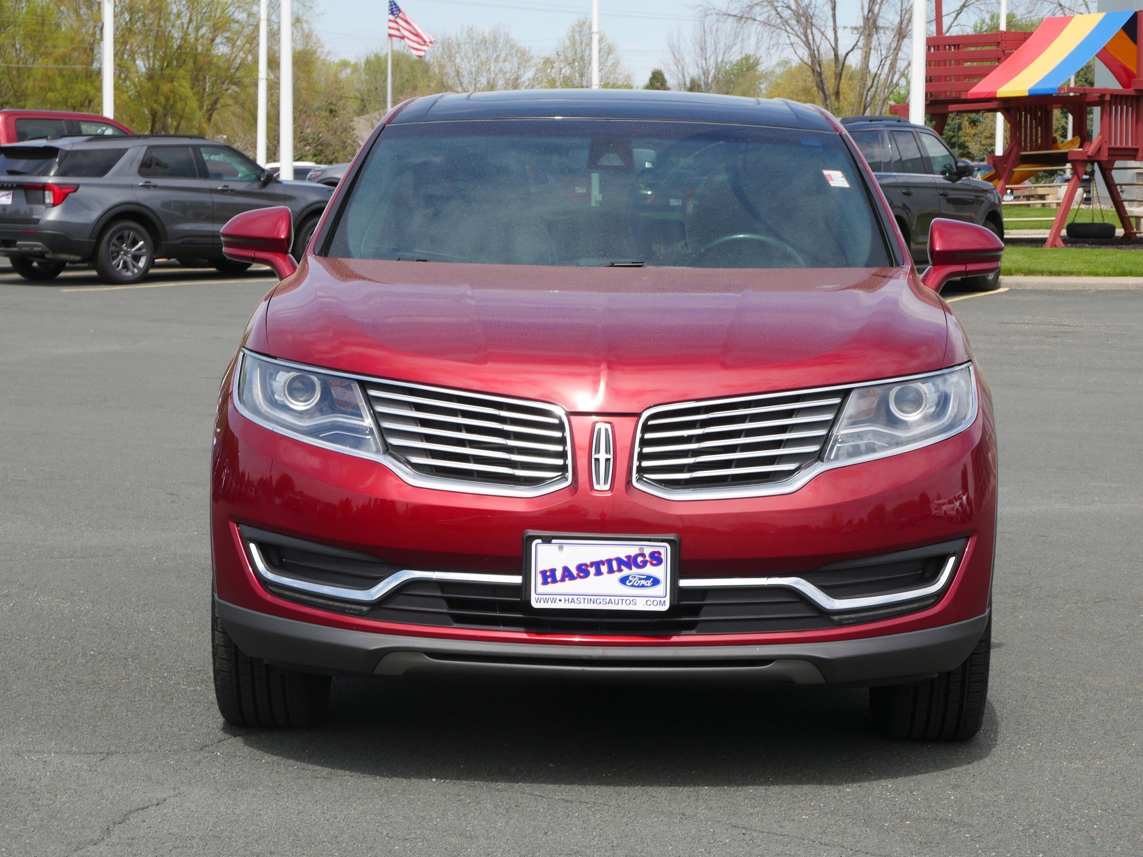 Used 2016 Ruby Red Metallic Tinted Clearcoat Lincoln Reserve image 8
