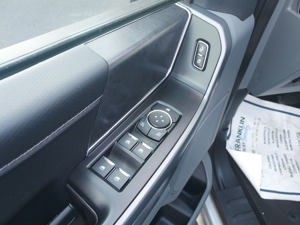 Used 2025 Silver Ford XLT image 11