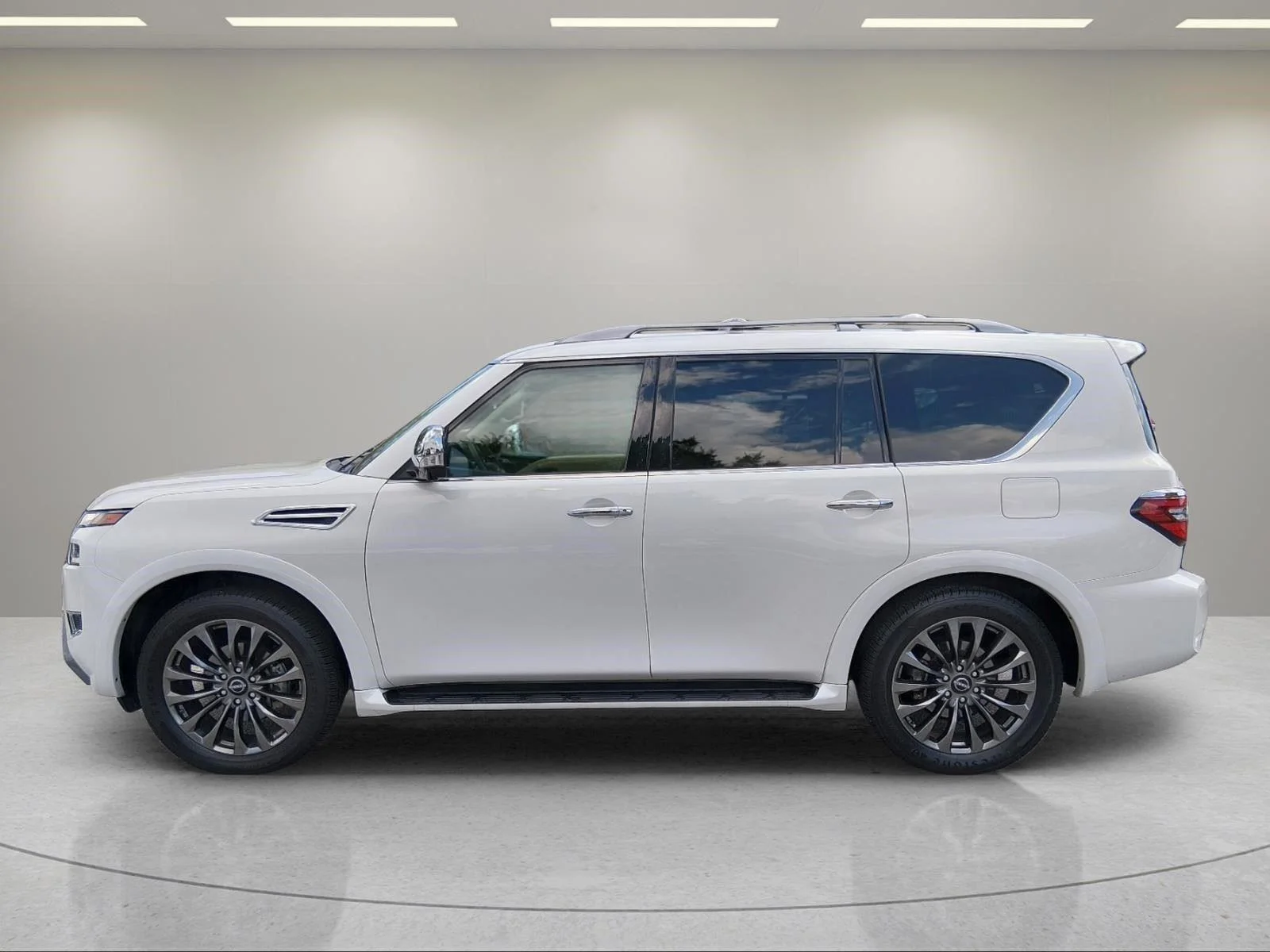 Used 2023 Aspen White Tricoat Nissan Platinum image 2