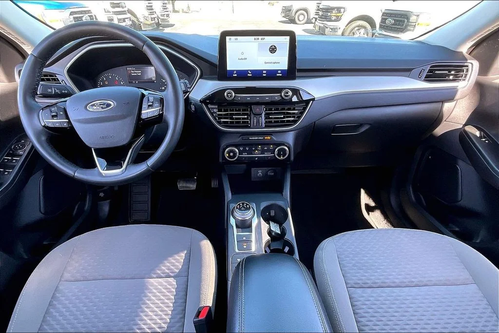 Used 2022 Black Ford SE image 14
