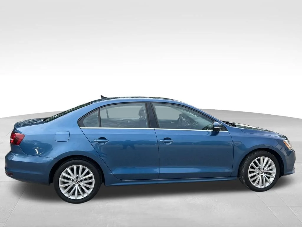 Used 2016 Blue Volkswagen 1.8T SEL image 7