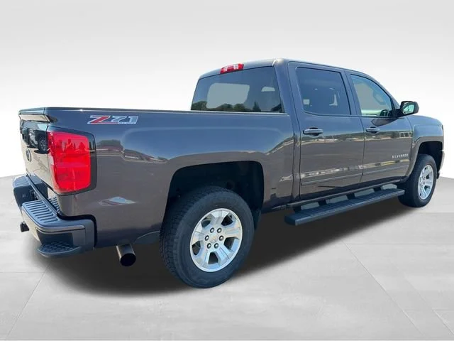 Used 2016 TUNGSTEN METALLIC Chevrolet LT image 7