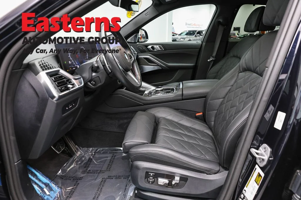 Used 2025 Black BMW M60i image 14