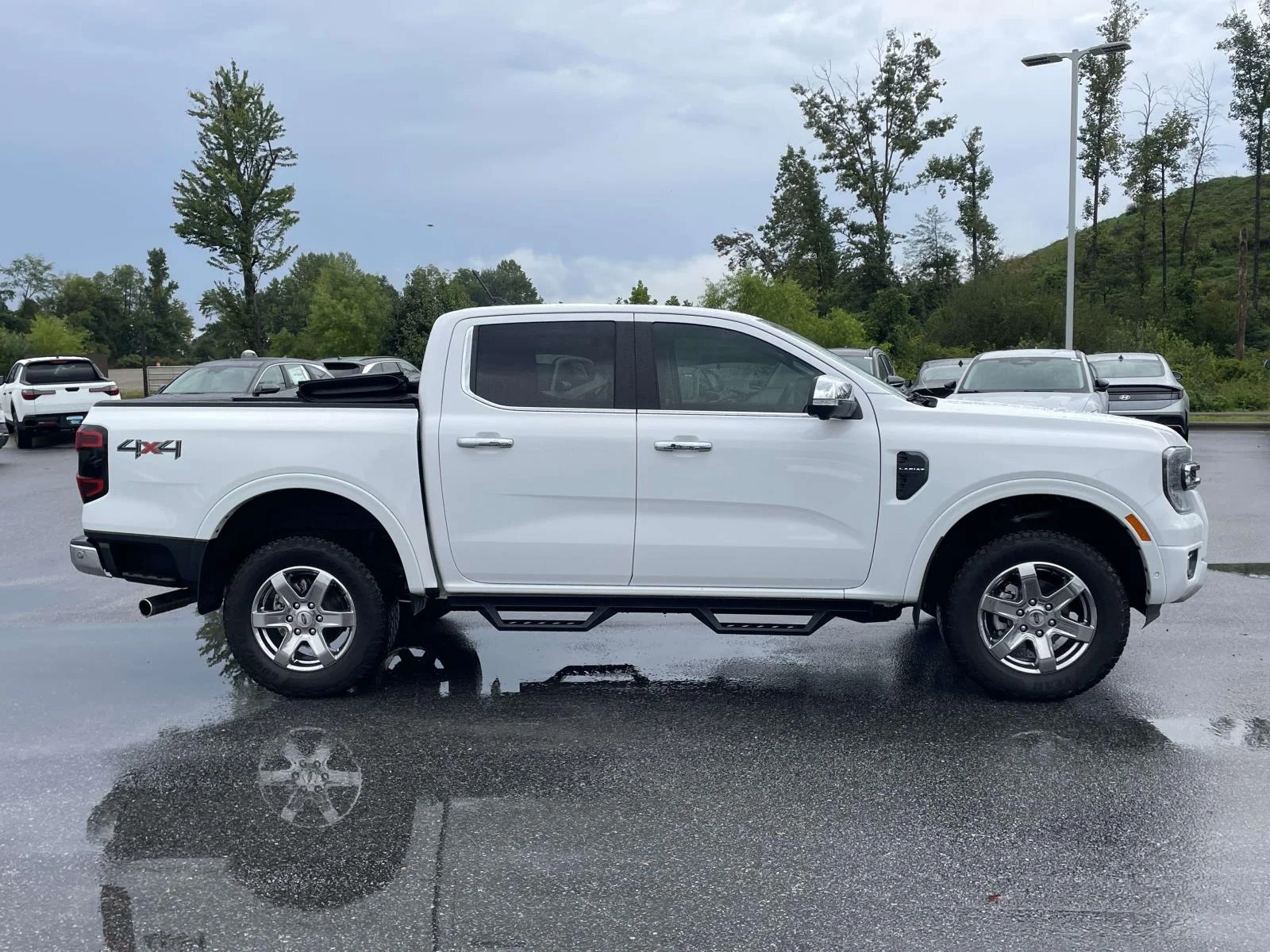 Used 2024 Oxford White Ford LARIAT image 32