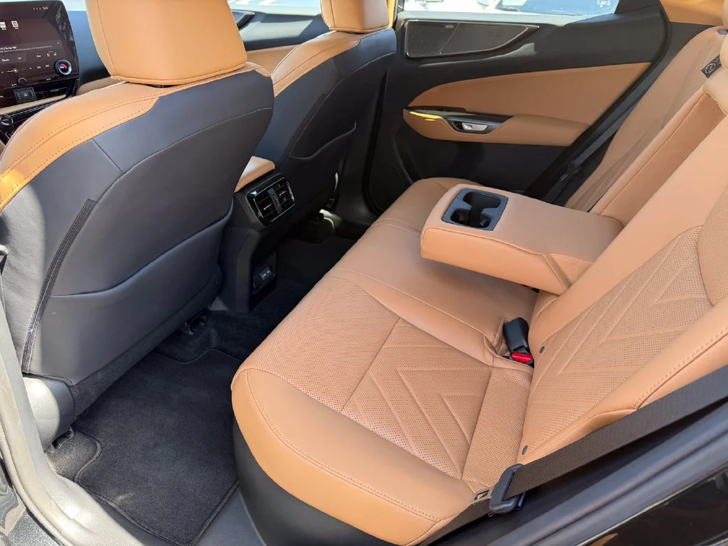 Used 2025  Lexus NX 350h Luxury image 18