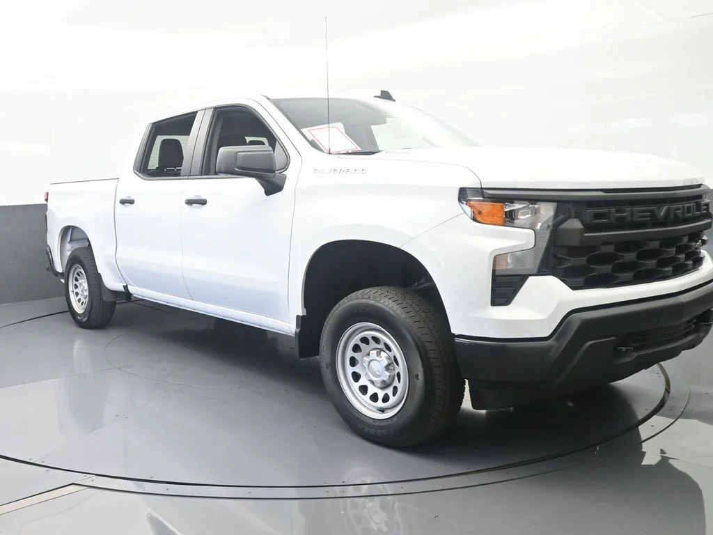 Used 2026 Summit White Chevrolet WT image 9