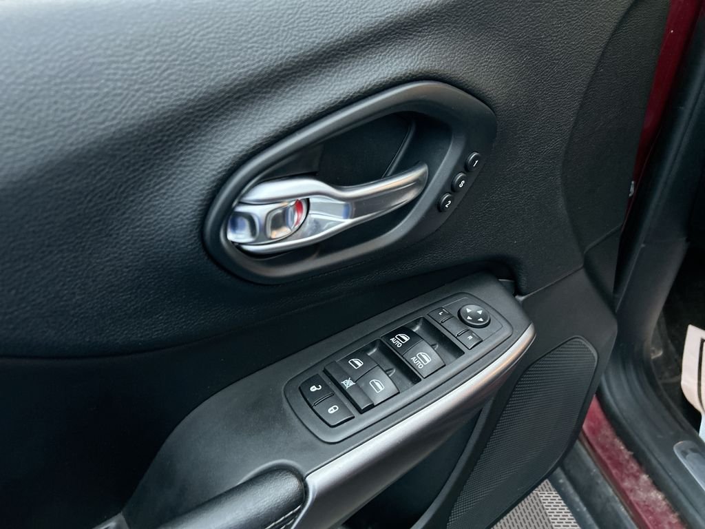 Used 2019 Red Jeep Limited image 25