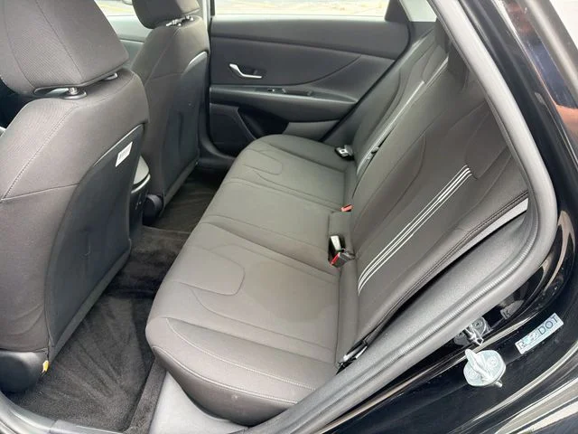 Used 2023 Black Hyundai SEL image 25