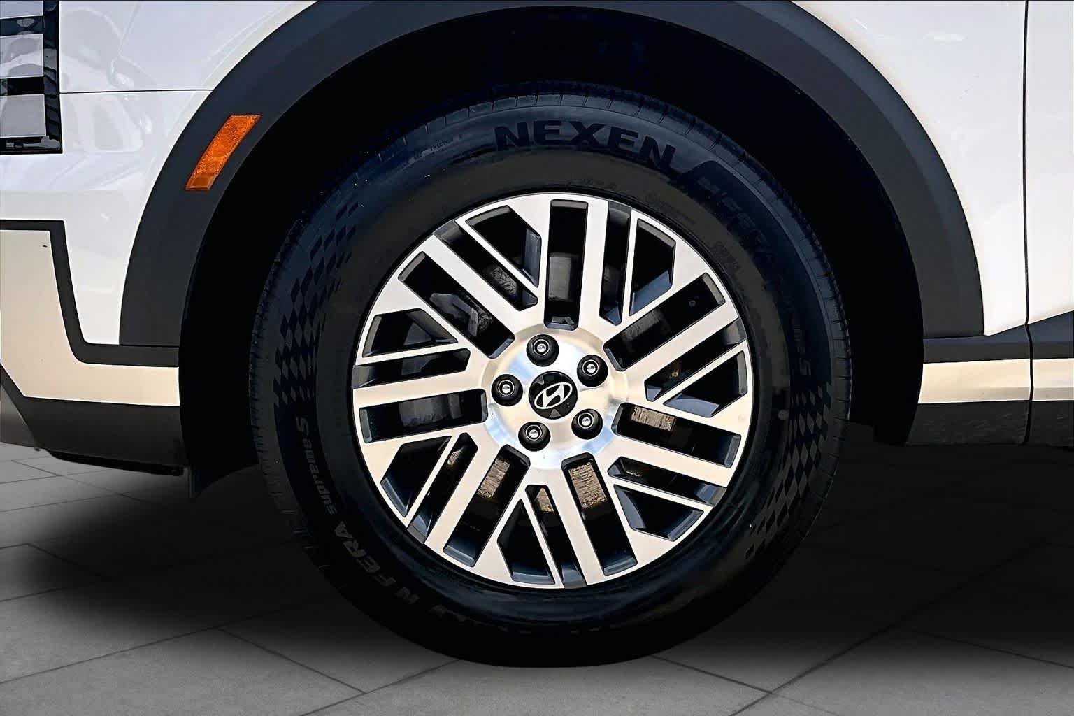 Used 2026 Creamy White Pearl Hyundai SEL 7P image 11