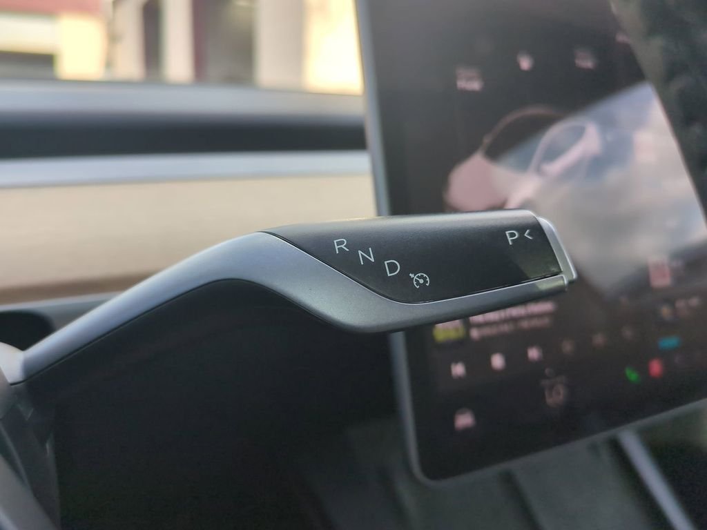 2024 Tesla Model Y Long Range - Photo 22