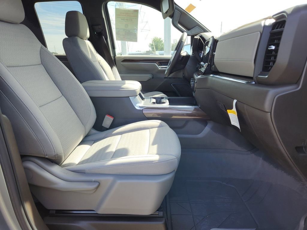 2025 Chevrolet Silverado 3500 HD LT - Photo 14