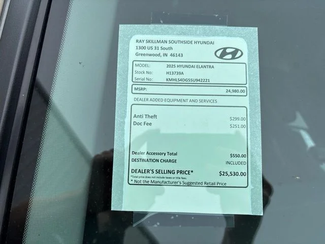 Used 2025 Amazon Gray Hyundai SEL Convenience image 2