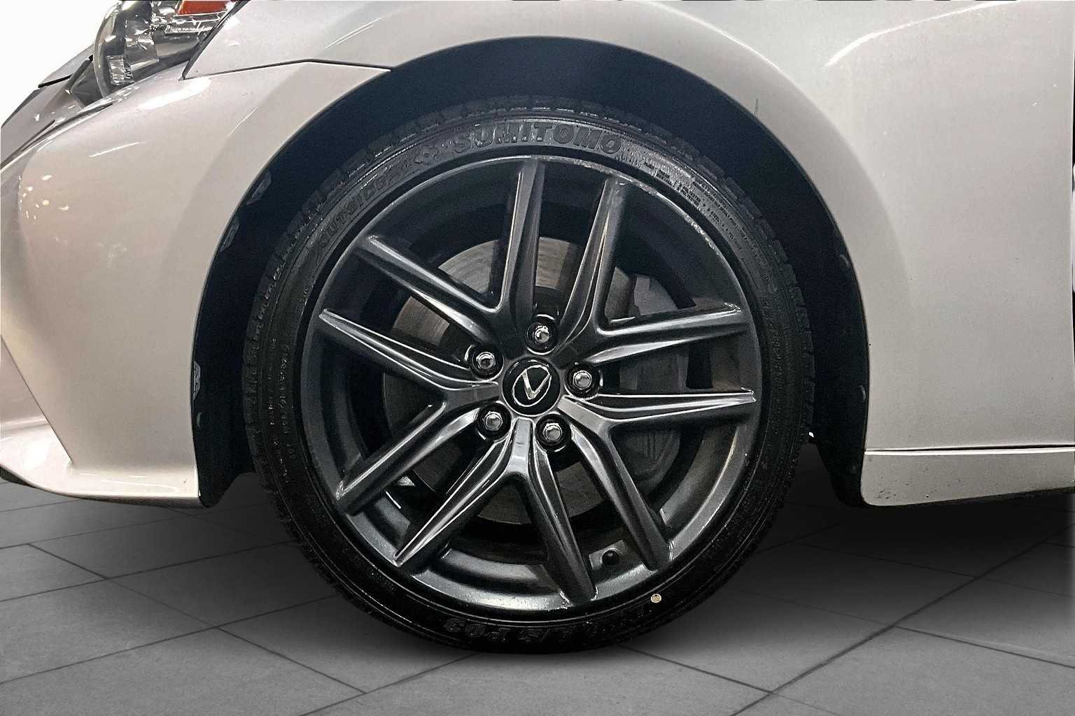Used 2014 Silver Lining Metallic Lexus  image 11