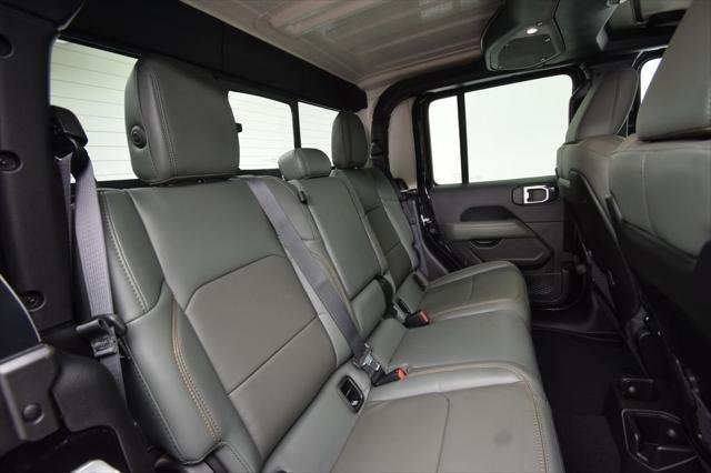 New 2026 Black Clear-Coat Exterior Paint Jeep Mojave image 22