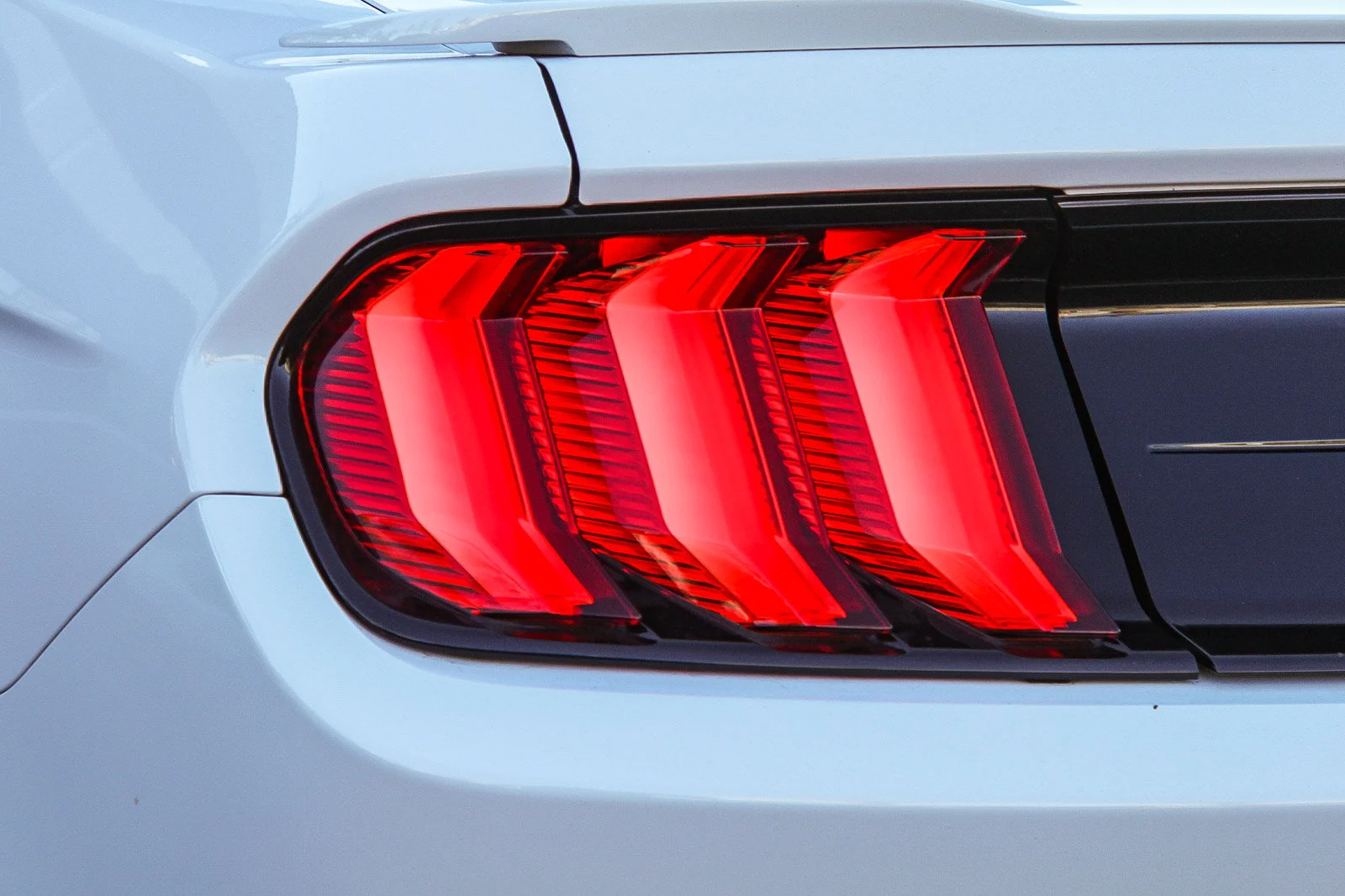 Used 2021 Oxford White Ford GT image 11