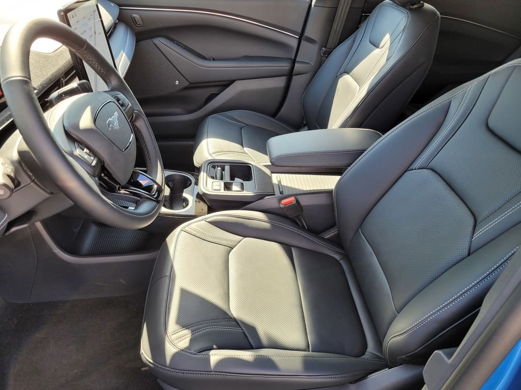 New 2026 Velocity Blue Metallic Ford Premium image 8